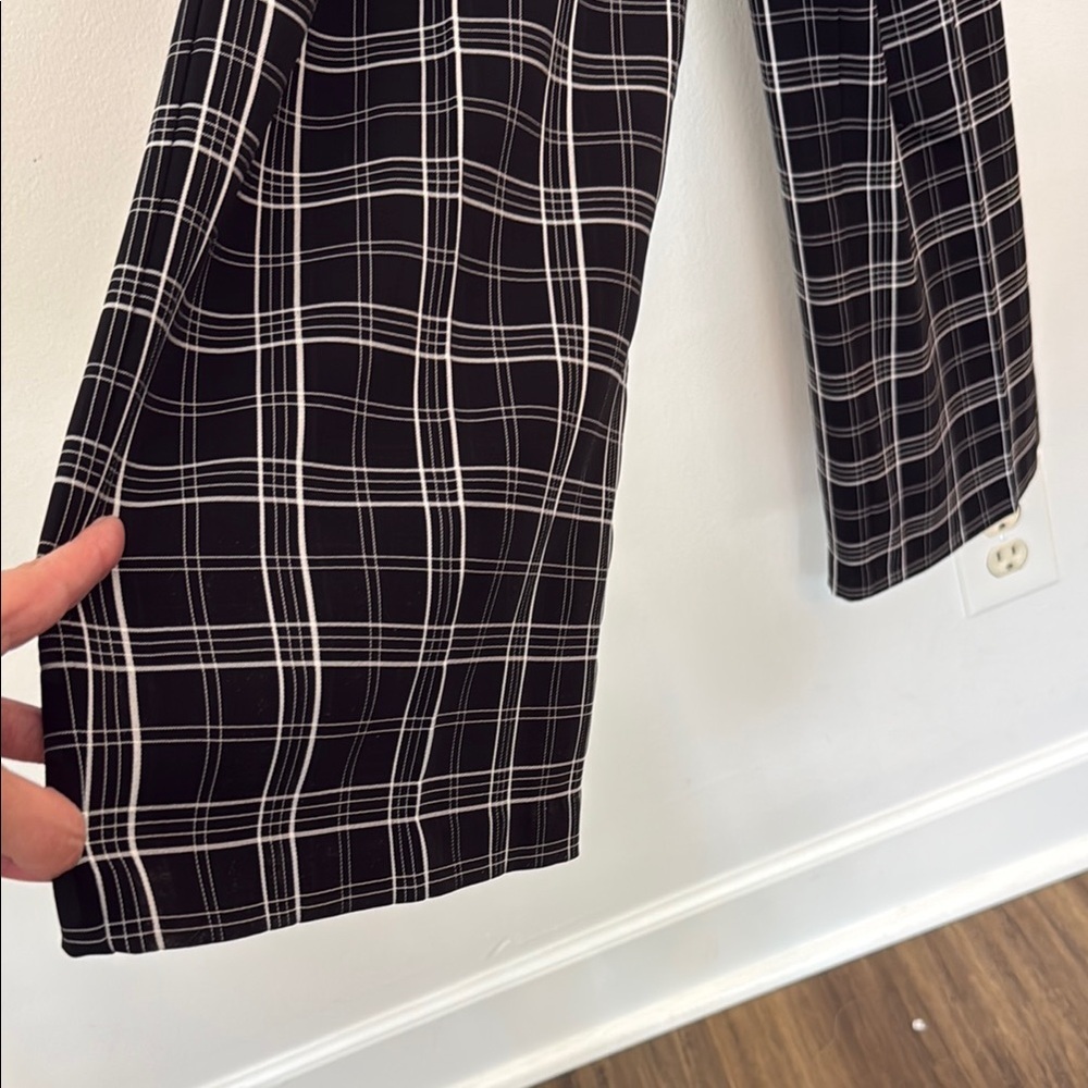 Vince Camuto Cropped Jumpsuit with Pockets, Wide Leg Windowpane Plaid - Picture 6 of 8